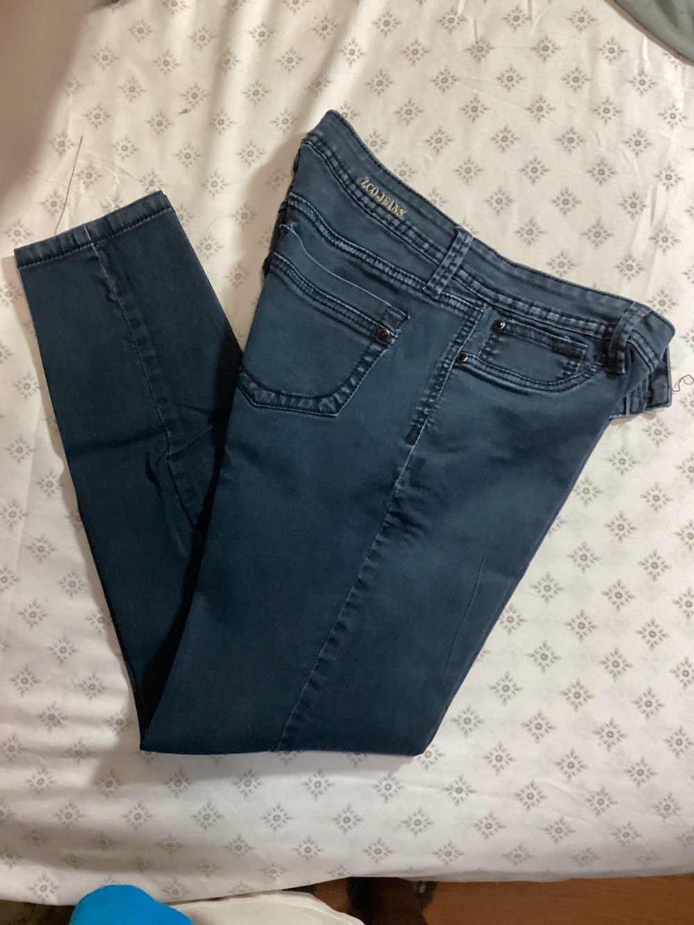 Straight-Leg Women's Jeans in Washed Navy